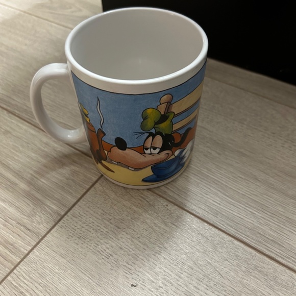 Large Disney “Goofy” Mug.  Very Good Condition. No chips or cracks.  Clean - Picture 3 of 5